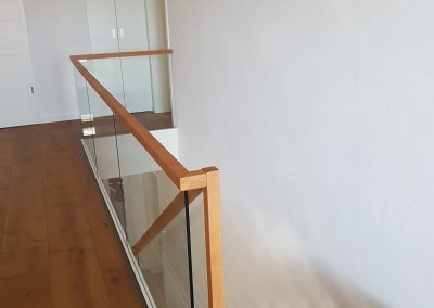 Treppen mit Glasgeländer