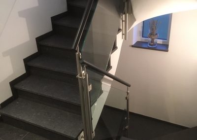 Treppengeländer Edelstahl-Glas